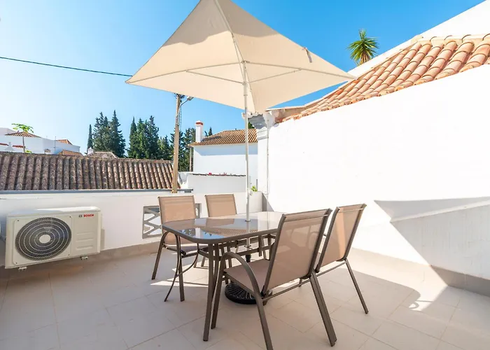 Casa Garde - 5 Mins City Center - Private Balcony - Wi-Fi