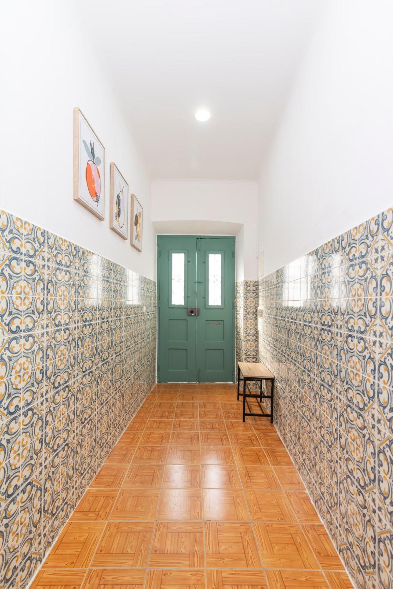 Casa Garde - 5 Mins Center - Private Balcony - Wi-fi Holiday home Tavira