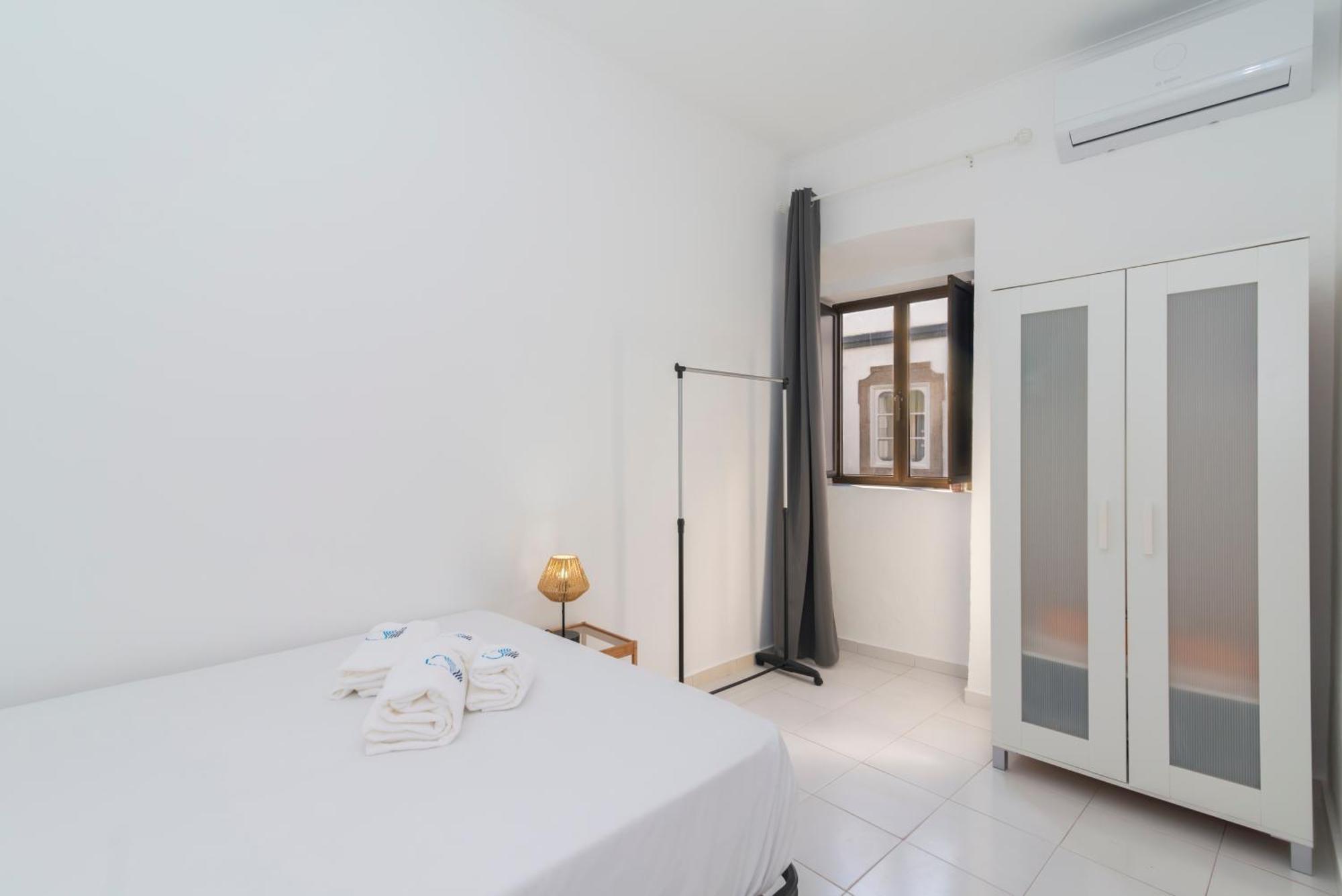 Casa Garde - 5 Mins Center - Private Balcony - Wi-fi Holiday home