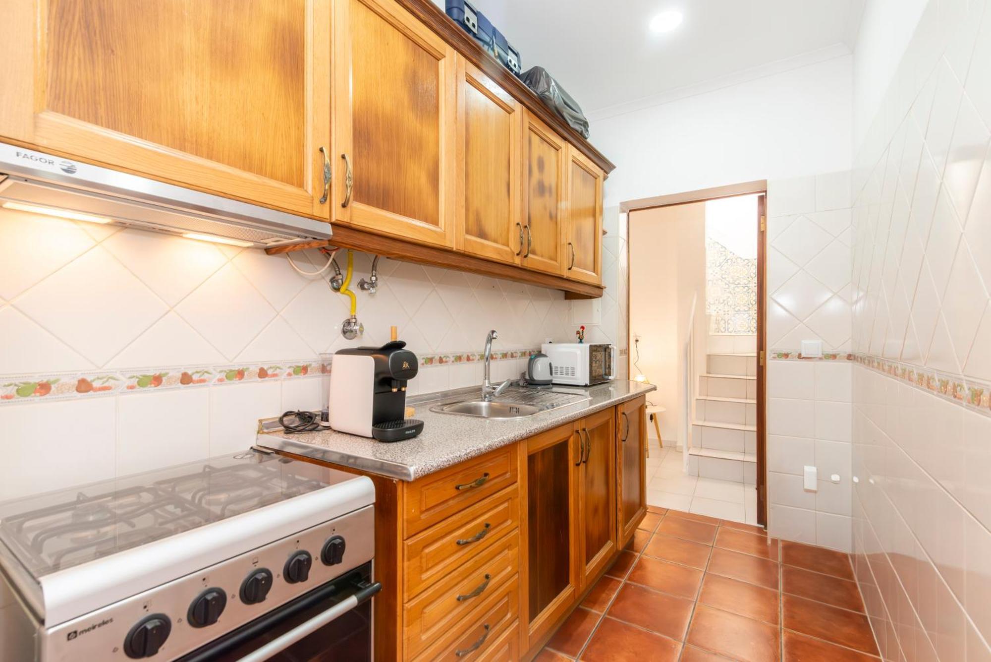 Casa Garde - 5 Mins Center - Private Balcony - Wi-fi